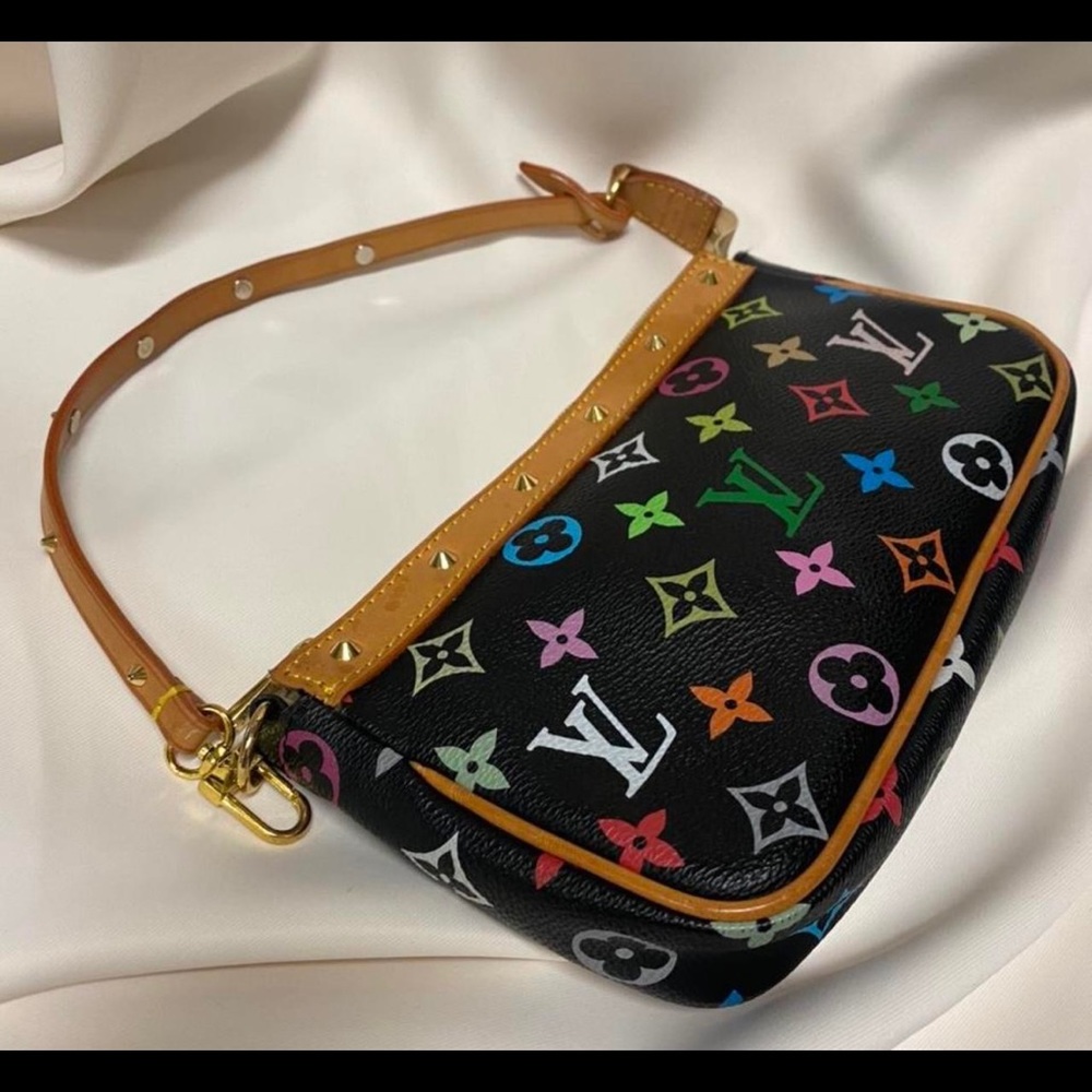 Louis Vuitton x Takashi Murakami. Vintage mini pouchette. In great condition!